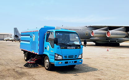 J9集团扫路车交付安哥拉机场使用