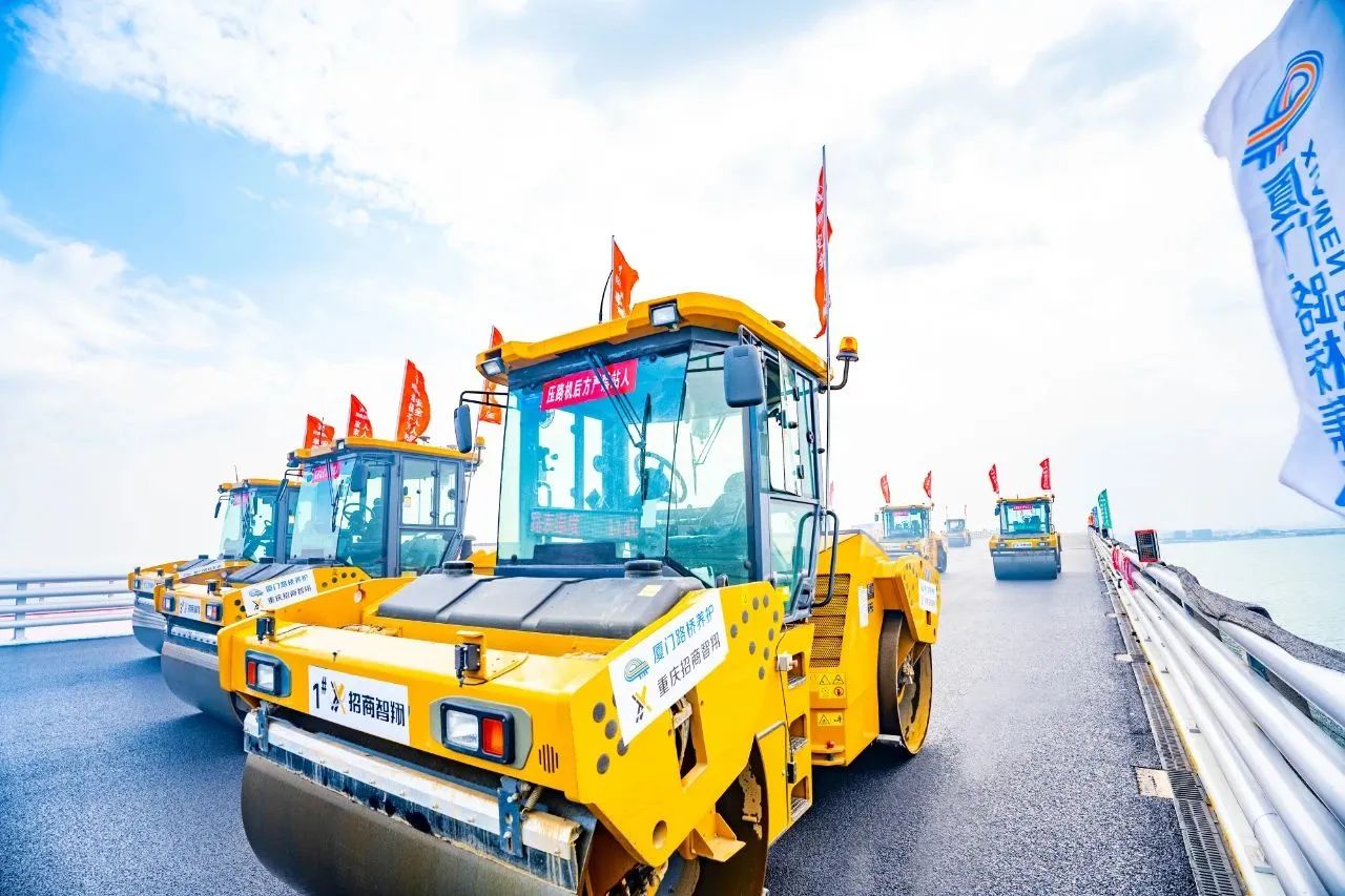 J9集团数字化智能施工集群：开启桥面铺装智能新时期