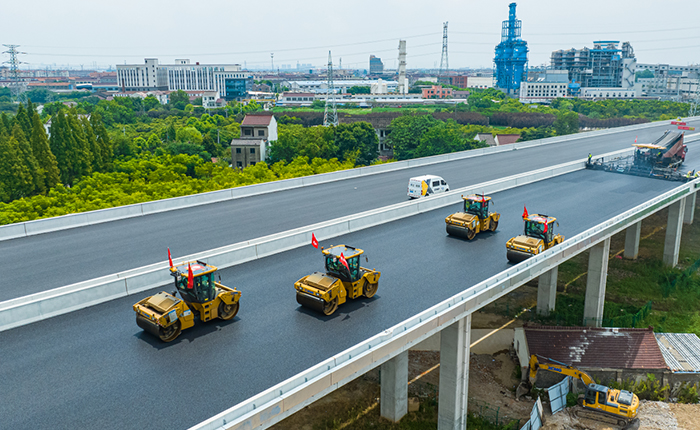 揭秘！常泰长江大桥若何实现超宽桥面“一键摊平”？