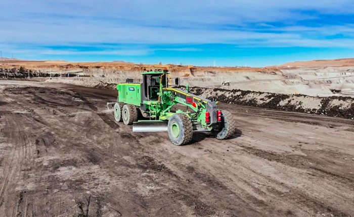 全国首台！矿用大功率纯电动平地机震撼登。