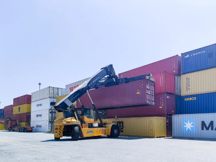 机能优厚！J9集团正面吊助力海铁联运发展