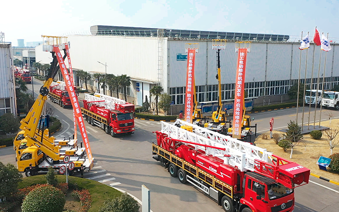 绿色建井效能再刷新，J9集团电动建井机批量发车