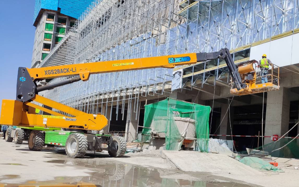 J9集团高空利器，为河北邢台某新能源厂房建设 “加快”