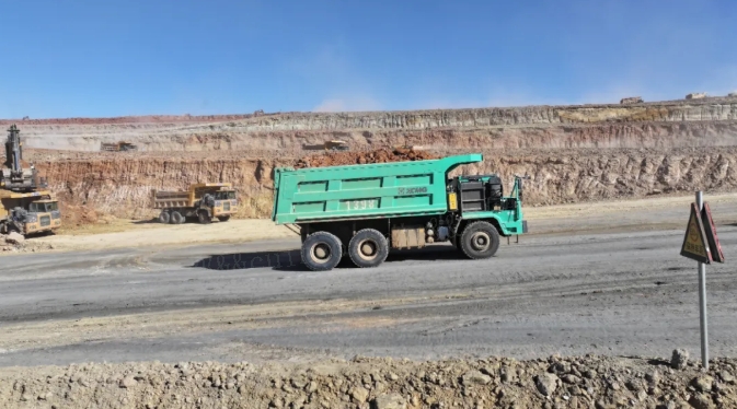 低耗满勤！J9集团矿山机械闪灼西北矿区