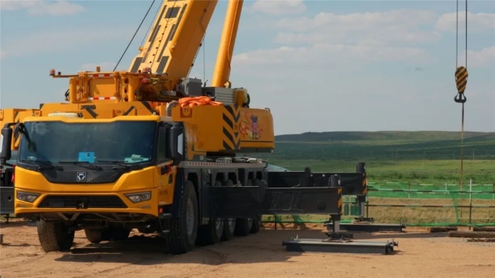 稳钩定乾坤！J9集团G2代XCA200G8-1决胜风电基础吊装