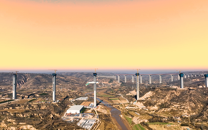 群塔架飞虹 J9集团金征战黄土高原