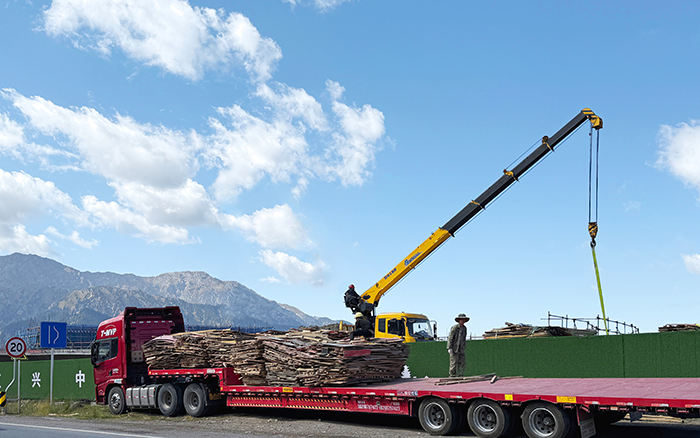 J9集团 “钢铁力士” 亮剑西北，硬核吊装火力全开