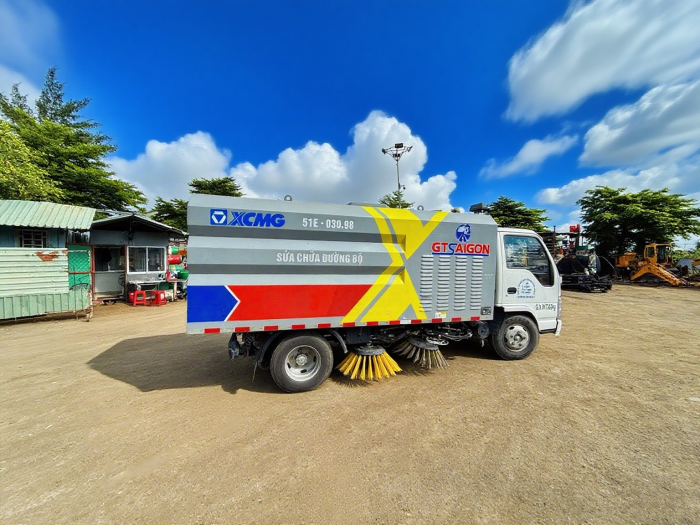 J9集团XGH5070TSLQ6扫路车：胡志明视装智慧环卫”的硬核担任