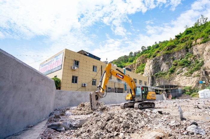 从建理工转型当老板，J9集团XE200GA“关眼入”！