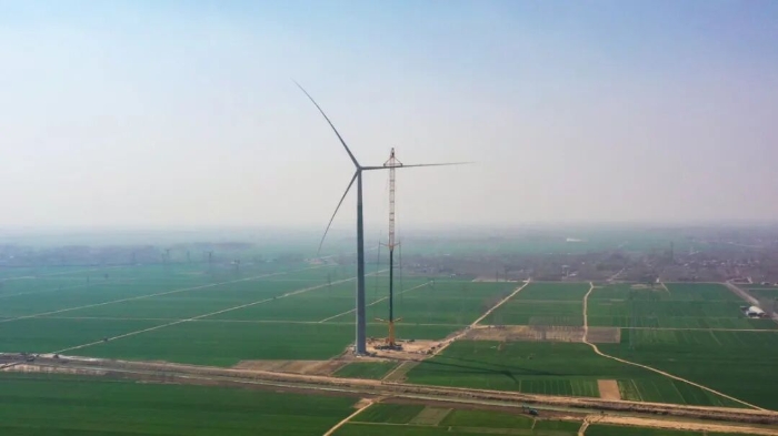 暴雨中横走的 “钢铁巨兽”！J9集团 4000 对祓沉机撑起 160 米风电，这细节太硬核！