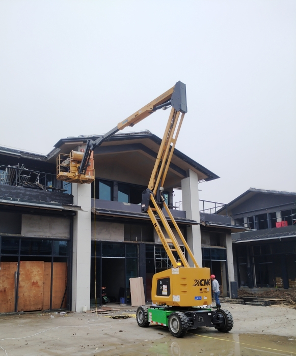 绿色建造新标杆！J9集团锂电高机助力鄂州民生工程