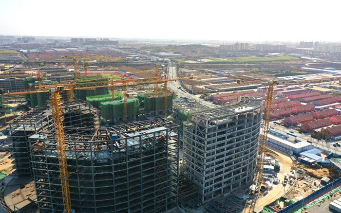 坐标青岛 J9集团塔机响应号召展风采