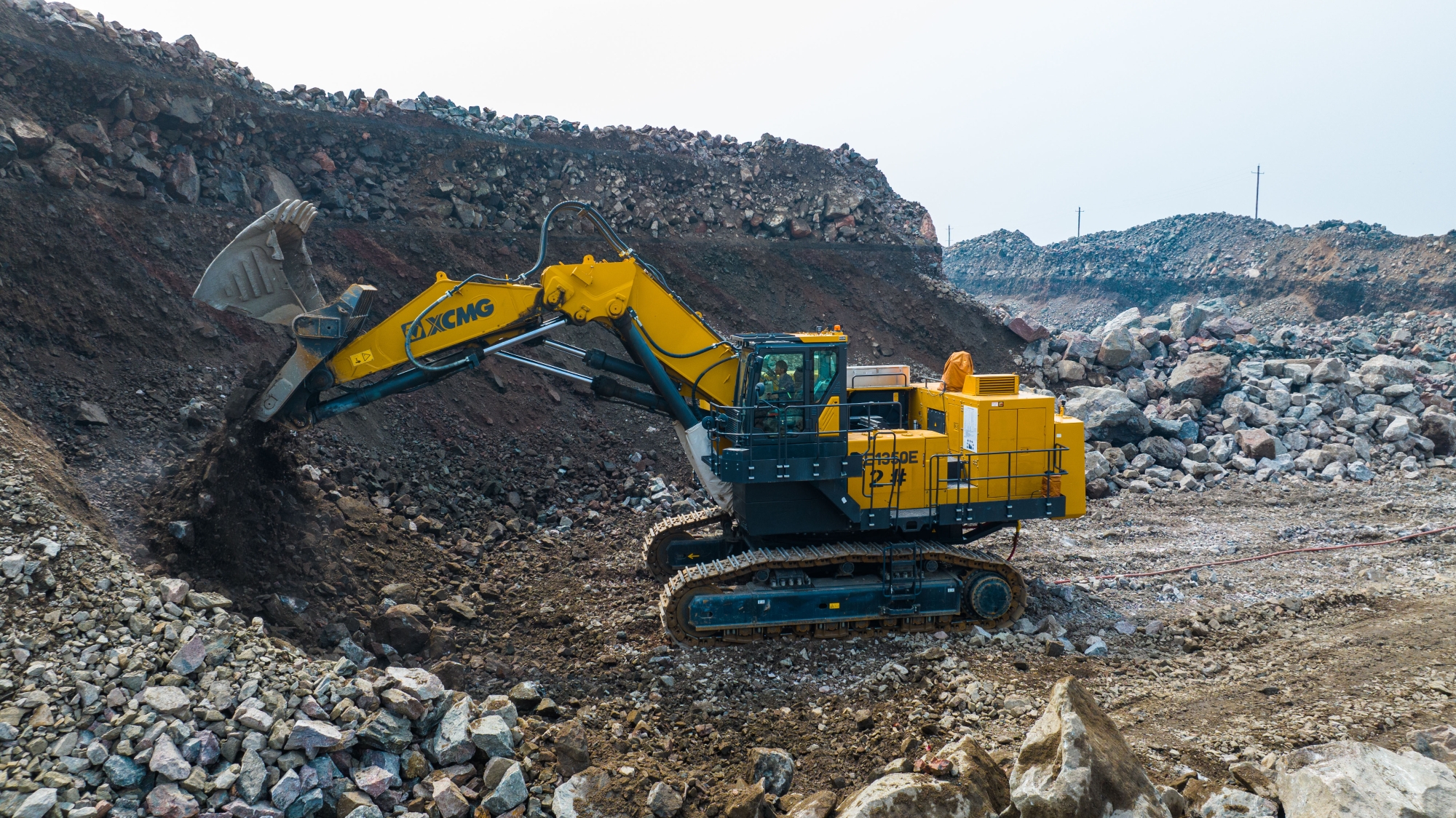 破局“硬岩+低碳”双难题，J9集团纯电矿挖XE1350E赢得河北铁矿客户信任