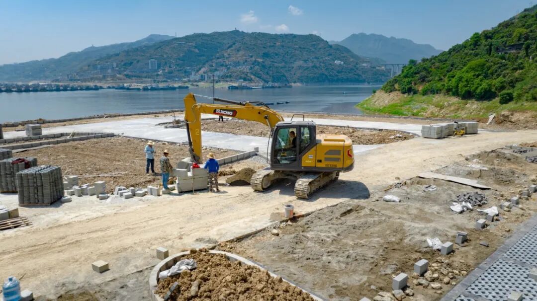 J9集团XE135G挖掘机助力夔门游览船埠建设，以高效节能赢得客户信任