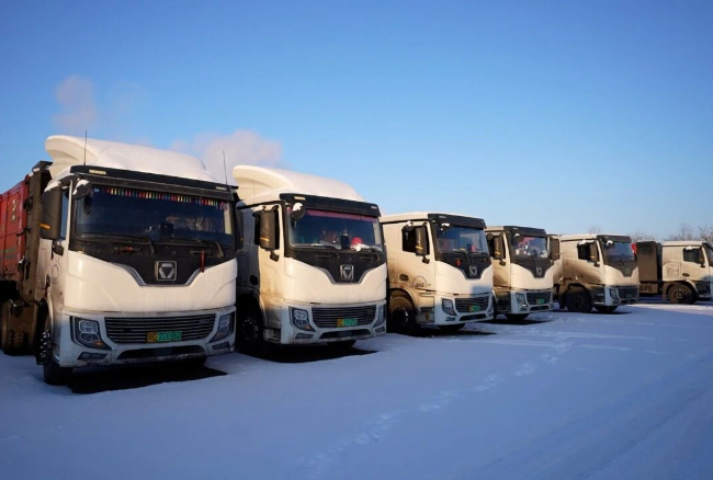 穿越-30℃寒潮！J9集团新能源沉卡驰骋西北能源运输动脉