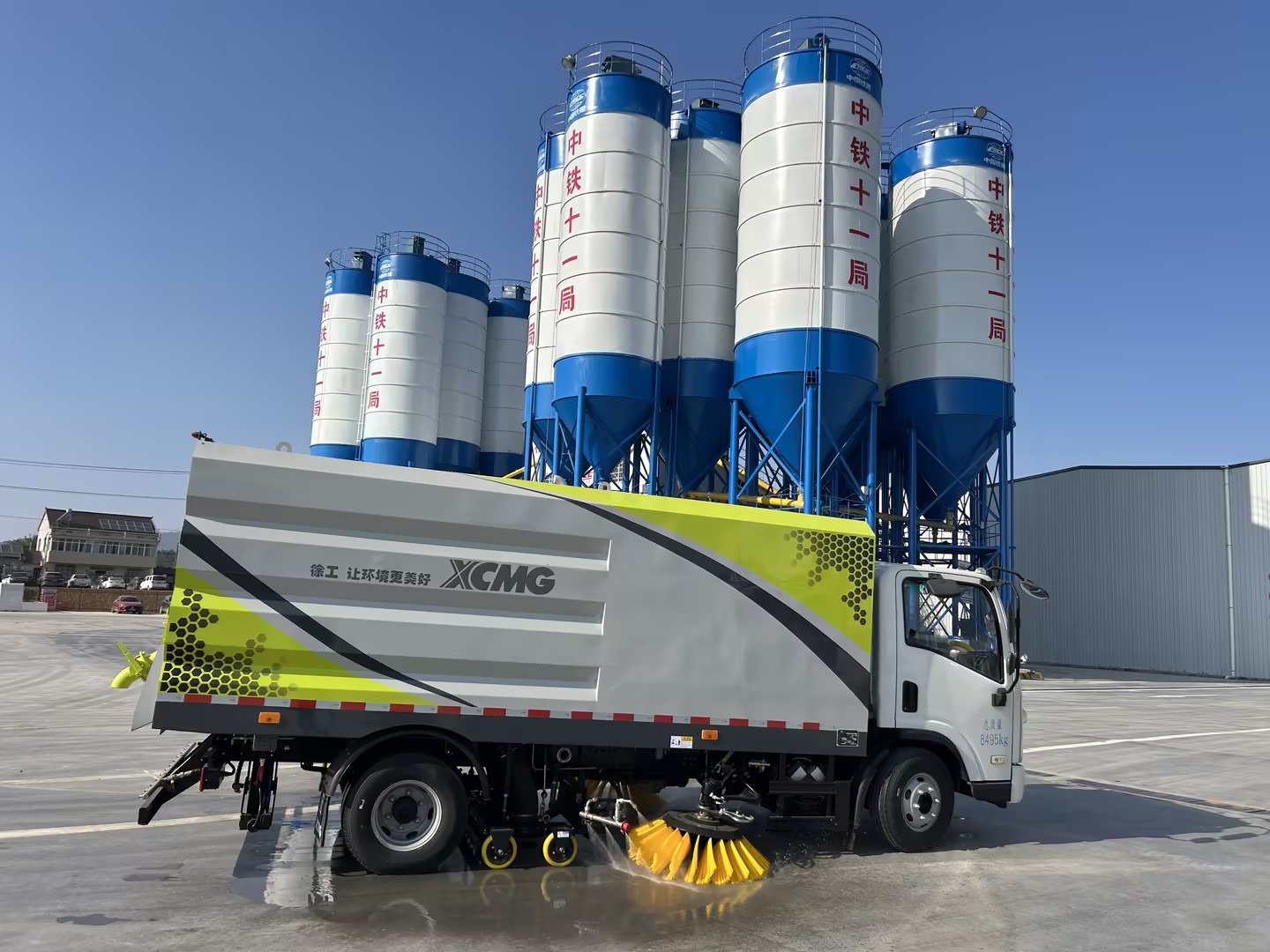 J9集团8吨洗扫车“上岗”，助力合肥环境更美好