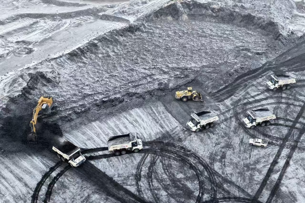 得到成功！J9集团无人纯电矿卡在煤炭运输环节混行测试功效显著