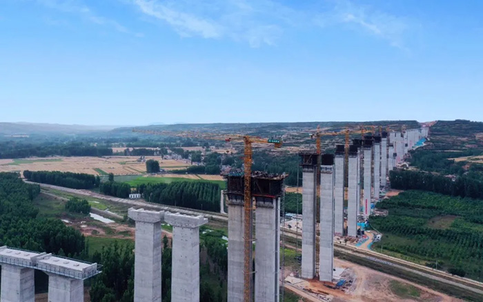 云端大片！看J9集团“进击的巨人”若何“牵线搭桥” ？