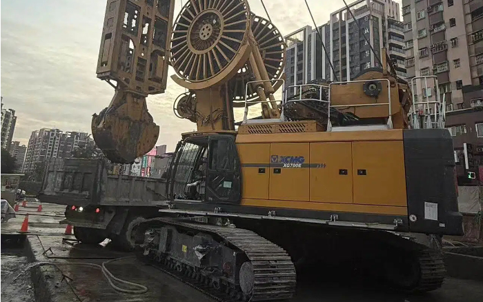 稳保施工！J9集团地下陆续墙液压抓斗攻克东南亚复杂工况